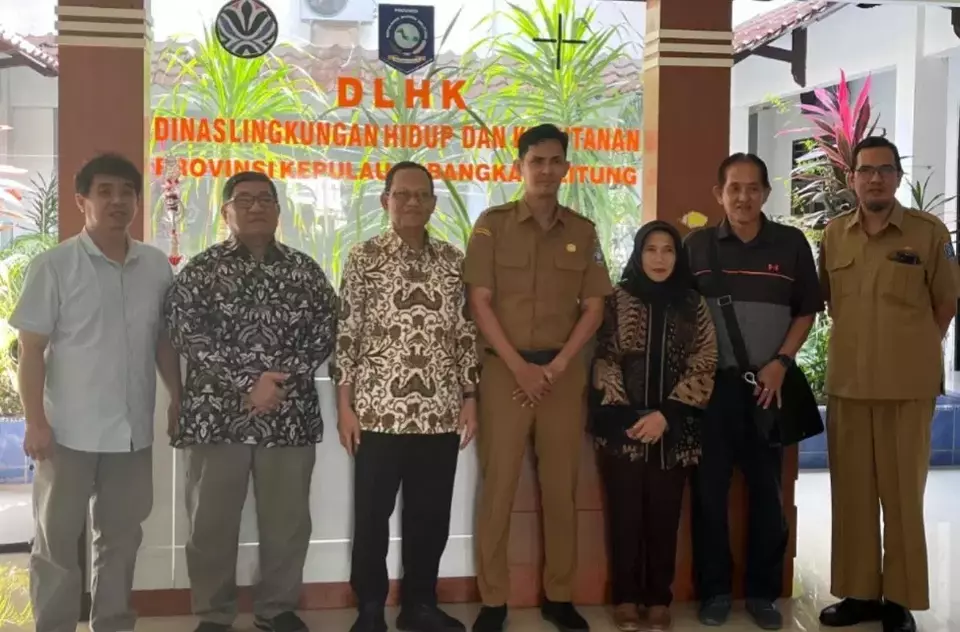Asosiasi Pengusaha Hutan Indonesia (APHI) mendorong percepatan pengembangan Multiusaha Kehutanan (MUK) berbasis lanskap di Provinsi Kepulauan Bangka Belitung (Babel) sebagai upaya meningkatkan produktivitas kawasan hutan sekaligus memperkuat pemberdayaan ekonomi masyarakat. Hal itu mengemuka dalam pertemuan APHI dengan jajaran Dinas Lingkungan Hidup dan Kehutanan (LHK) Provinsi Kepulauan Babel pada 10 Maret 2026. (Foto : Istimewa)
