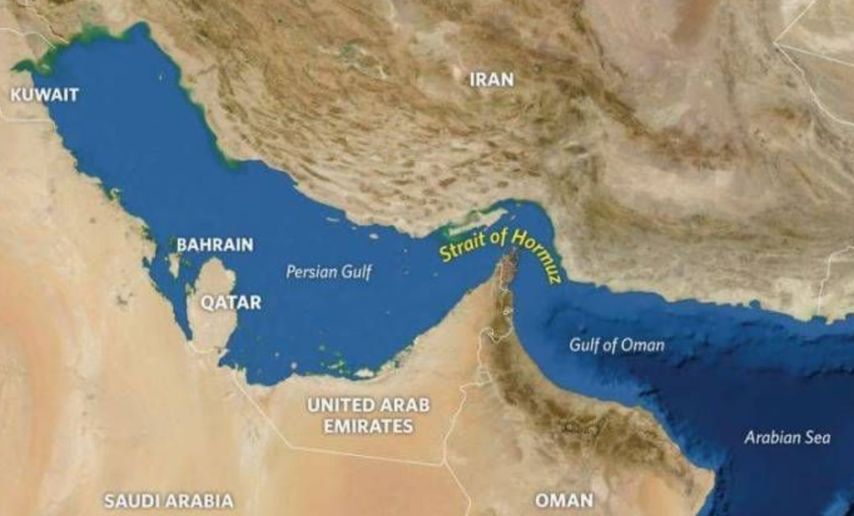 Gangguan di Hormuz historisnya menambah premi risiko US$10-US$30 per barel pada harga minyak dunia. (Sumber: Istimewa)