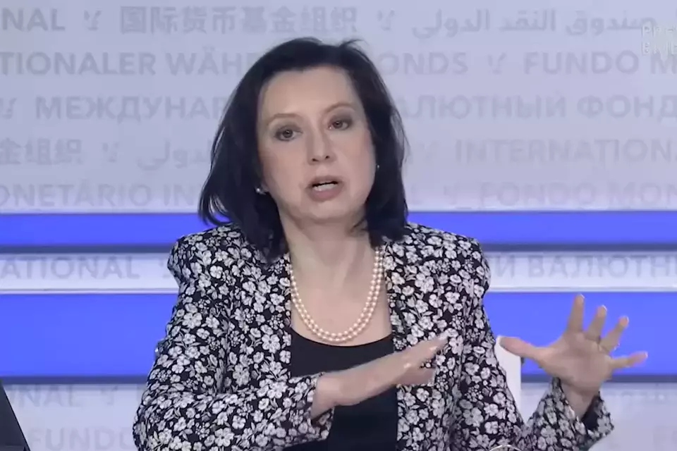 Direktur Departemen Komunikasi IMF, Julie Kozack dalam konferensi pers akhir pekan ini. (Tangkapan layar: IMF)