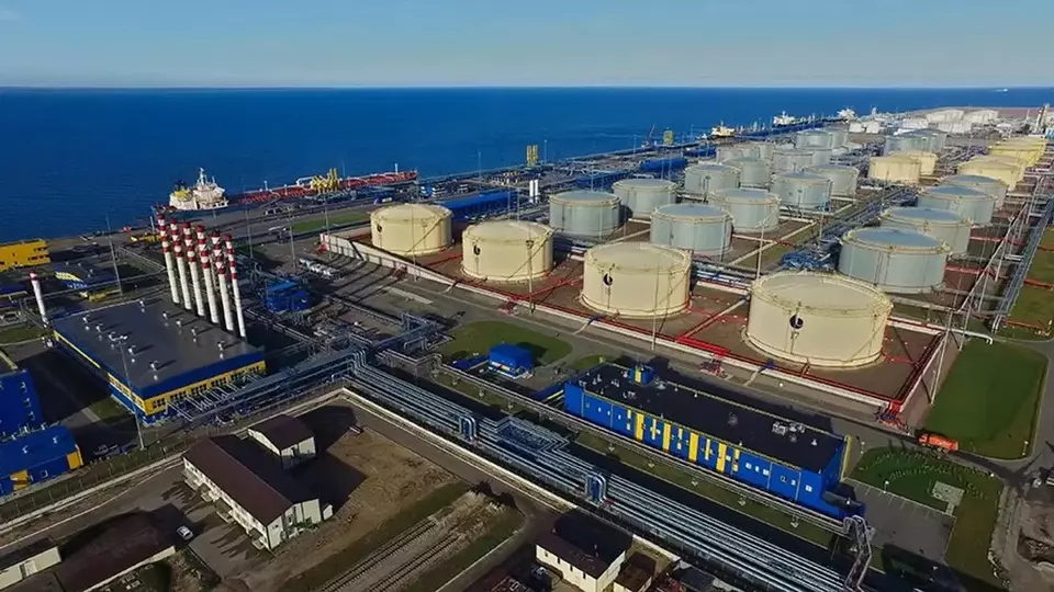 Gambaran umum menunjukkan terminal produk minyak Ust-Luga di pemukiman Ust-Luga, Rusia.