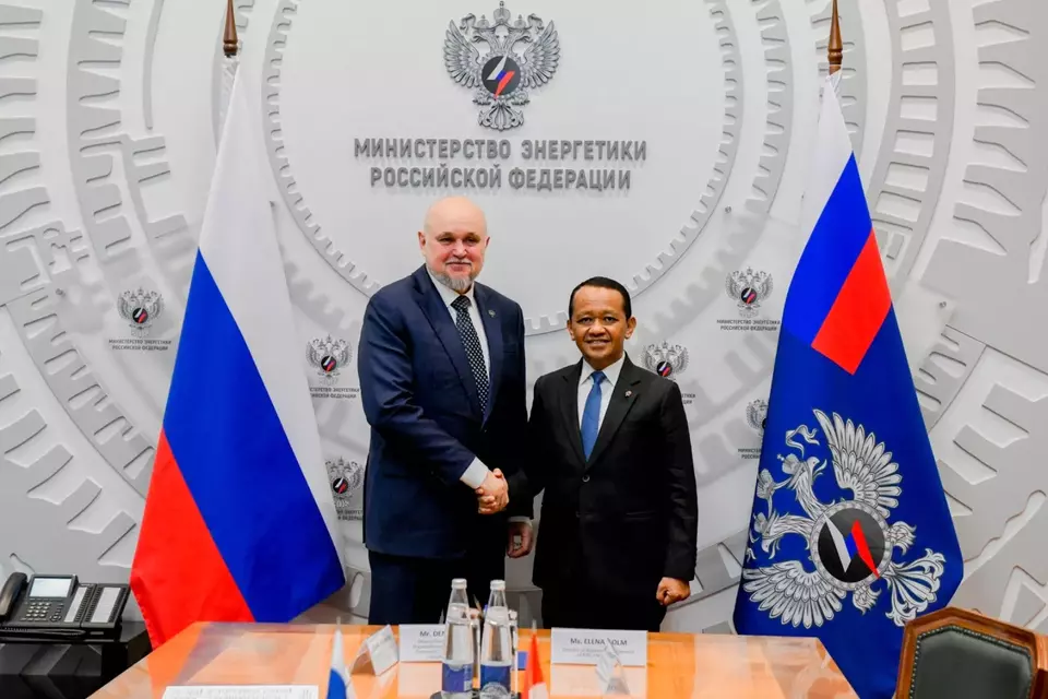 Menteri Energi dan Sumber Daya Mineral (ESDM), Bahlil Lahadalia dalam pertemuan teknis dengan Menteri Energi Rusia, Sergey Tsivilev di Moskwa pada Rabu (14/4/2026) waktu setempat. (Foto: Kementerian ESDM)