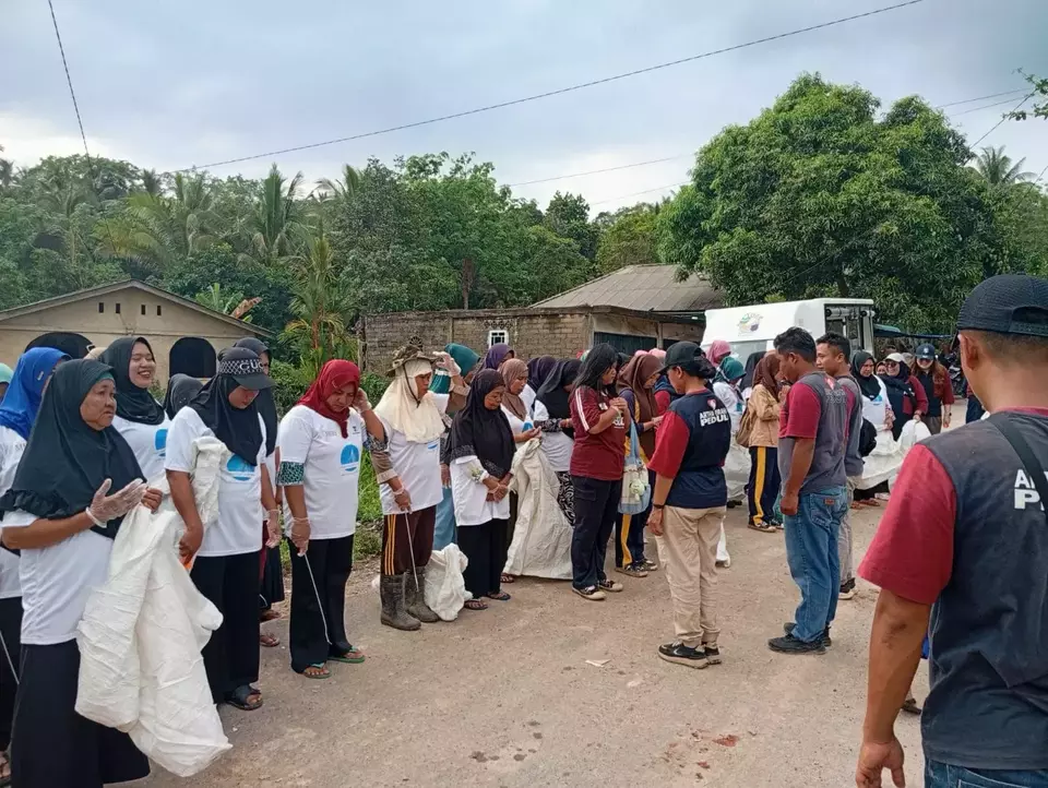 Aksi kolaboratif lintas sektor ini digagas oleh Gugus Tugas Batam Maju BP Batam bersama Artha Graha Peduli, PT Makmur Elok Graha (MEG), Dinas Lingkungan Hidup Kota Batam, serta startup lingkungan CONTAINDER. 
Sumber; Ist
