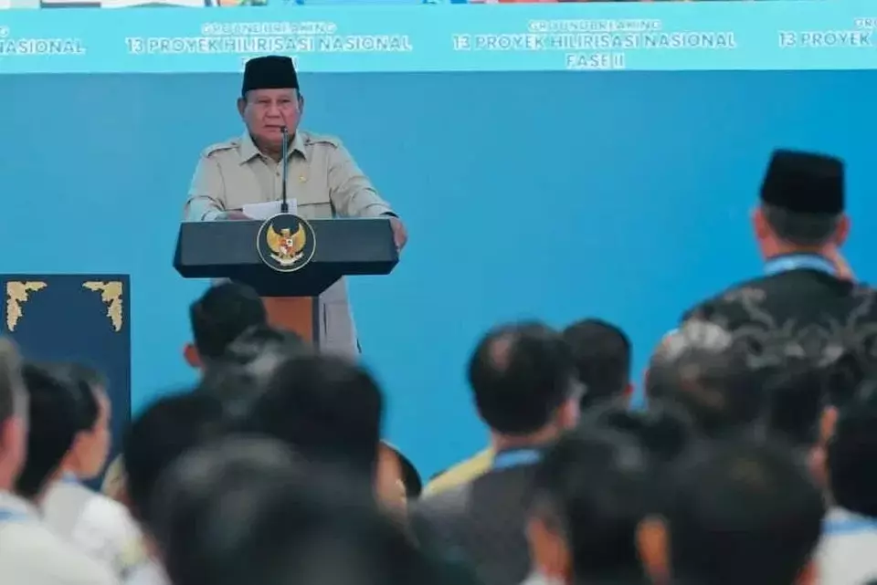 Presiden Prabowo Subianto melakukan groundbreaking proyek hilirisasi nasional tahap II di Refinery Unit IV Cilacap, Jawa Tengah, pada Rabu (29/4/2026). (Foto: BPMI Setpres/Laily Rachev)