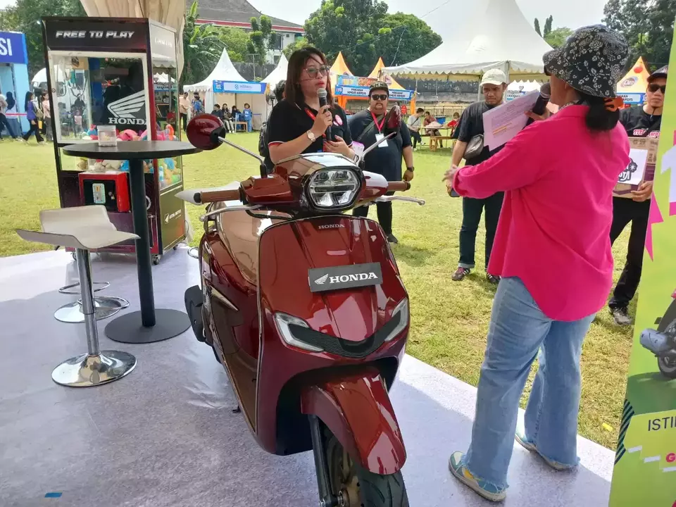 Booth Astra Honda Motor (AHM) di BTV Semesta Berpesta Yogyakarta. (B-Universe Photo/Yurike Metriani)