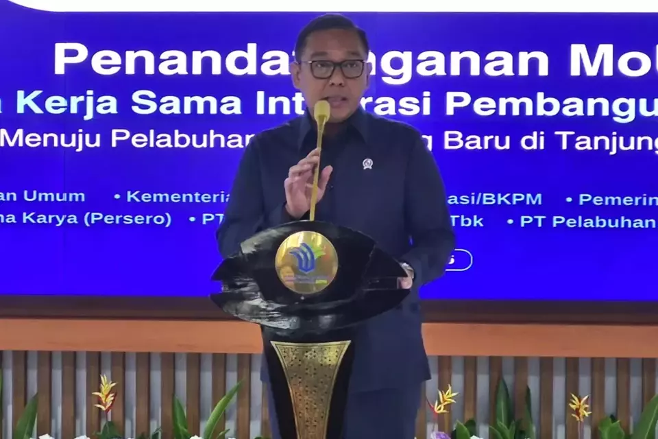 Wakil Menteri Investasi dan Hilirisasi, Todotua Pasaribu, di Kantor Kementerian Investasi dan Hilirisasi, Jakarta, Rabu (13/5/2026). (B-Universe Photo/Bambang Ismoyo)
