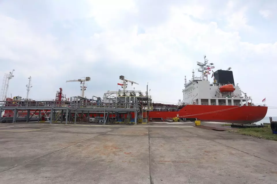Kapal logistik kimia cair Novah di dermaga PT Chandra Pelabuhan Nusantara. (Chandra Shipping International)