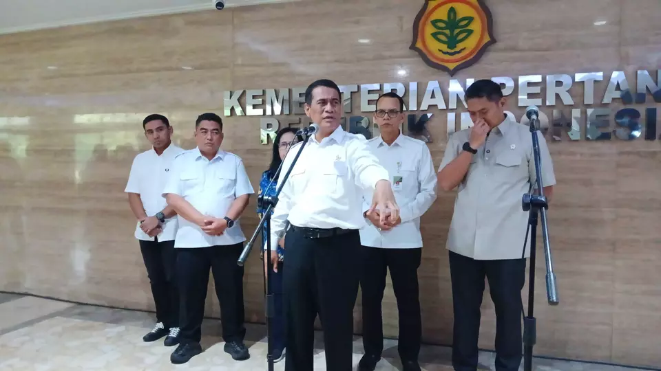 Mentan Amran Sulaiman (B-Universe/Erfan Ma