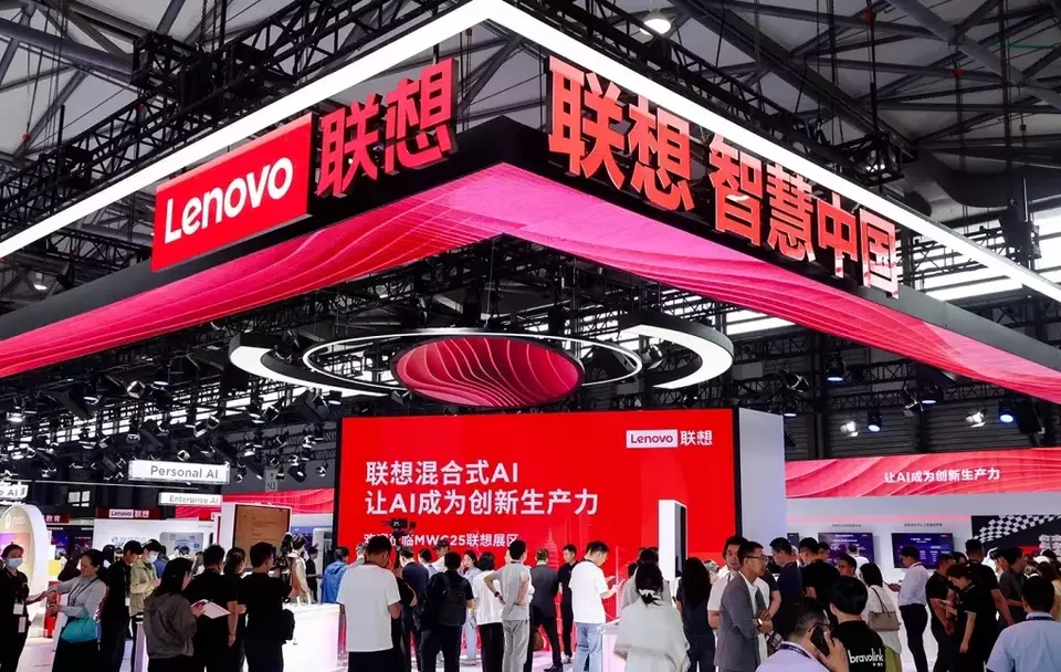 Stan Lenovo di pameran Mobile World Congress Shanghai, China. (Foto: AP)