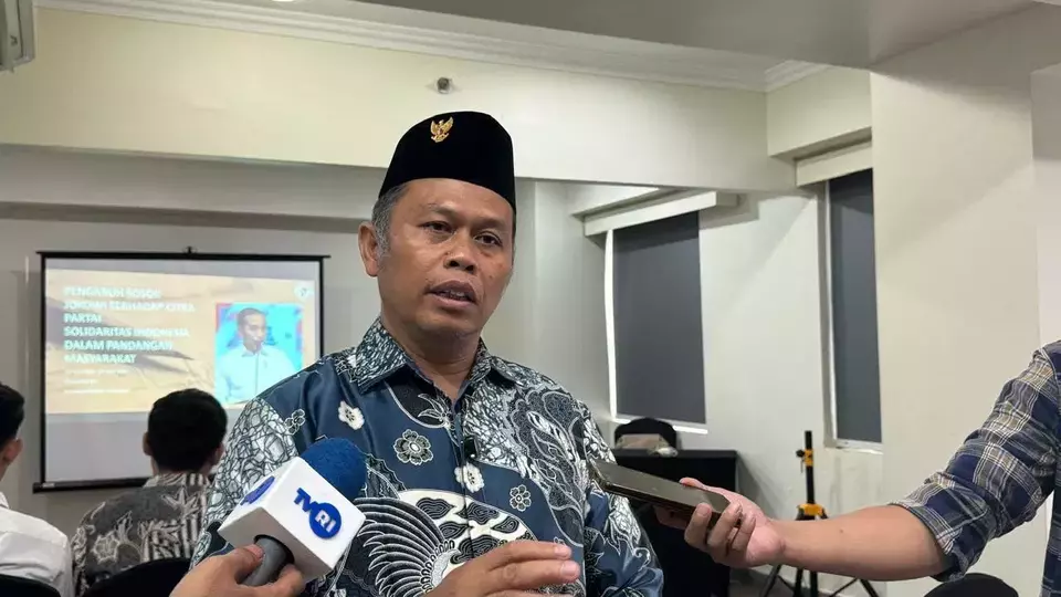 Direktur Riset dan Kebijakan Politik LPI, Fernando Emas 