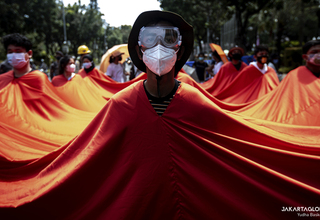 Mobilizing Social Investors for A Fighting Chance in the Climate Crisis