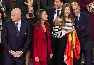 Angry Reaction as Spanish Soccer Leader Kissed Women’s World Cup Star on The Mouth