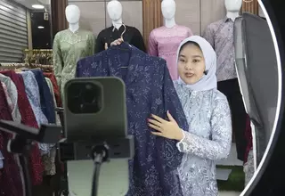 Distribution Chain Dominance by Chinese Imports Hurts Indonesian Textiles