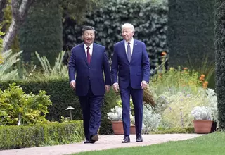 Biden, Xi Met and Agreed to 'Pick up The Phone' for Any Urgent Concerns