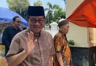 Jakarta Gubernatorial Candidate Pramono Anung Plans Extensive CCTV Coverage and Free Schooling