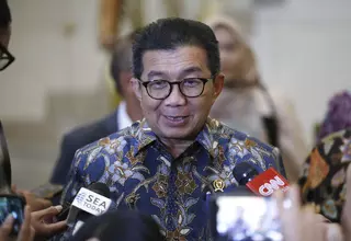 Who Is Muliaman Hadad? The Economist Leading Danantara's $600 Billion Superholding