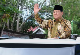 Prabowo Calls for Cutting Overseas Travel to Save $1B from State Budget