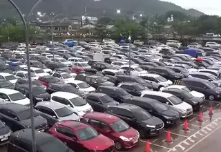 Massive Vehicle Queue at Merak Ferry Terminal Stirs Anger Among Motorists