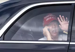 Trump Offers Rebate to Automakers Facing 25 Pct Tariffs