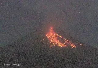 Defying the Ban, 20 People Detained for Illegal Hike on Mount Merapi