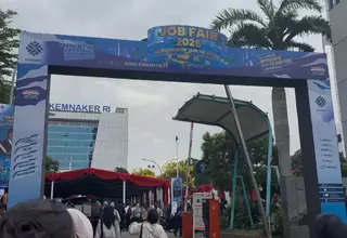 National Job Fair Offers 53,000 Jobs as Youth Unemployment Tops 16%