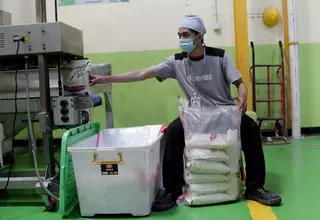 Jakarta Food Company CEO Named Suspect in Rice Mislabeling Probe
