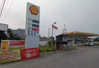 Shell Cuts Hours, Sends Staff Home as Gasoline Runs Dry in Jakarta