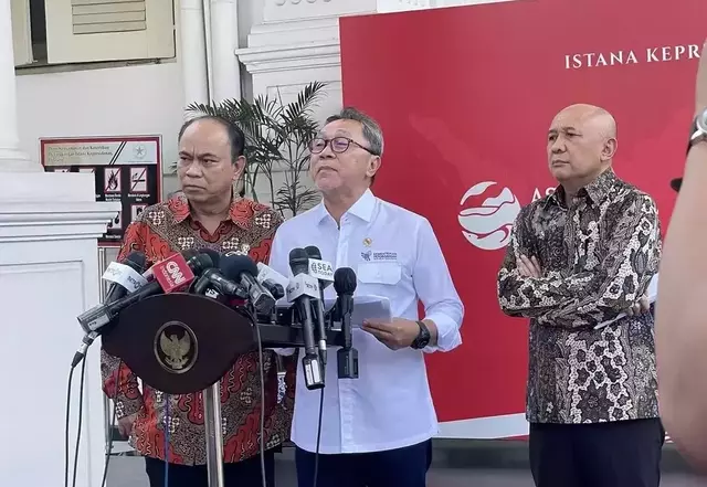 Indonesia Imposes $100 Price Floor for Imported Goods Sold in E-Commerce