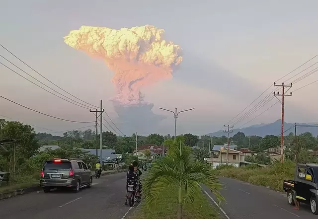 Bali Airport Sees 87 Flights Affected Due to Mount Lewotobi Eruption