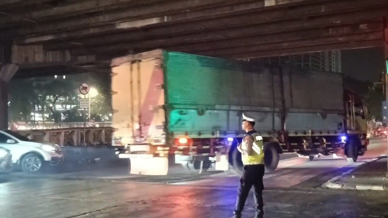 Traffic Eases at Tanjung Priok Port After Gridlock Paralyzes North Jakarta Arteries