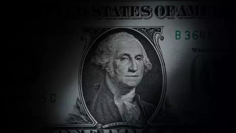Strange Sell-Off in US Dollar Raises Specter of Investors Losing Trust in Trump’s America