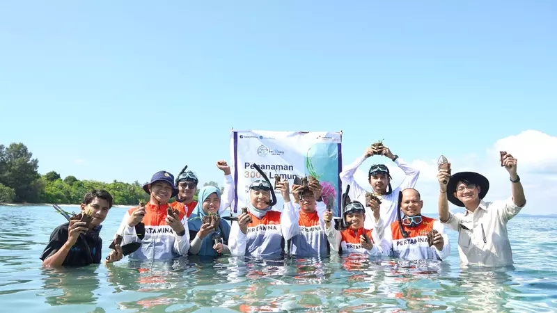 Pertamina International Shipping Plants 3,000 Seagrass for Marine Conservation