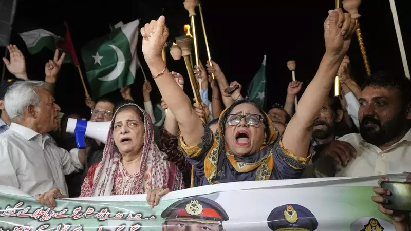 India, Pakistan Accuse Each Other of Violating Ceasefire Hours after Reaching Deal