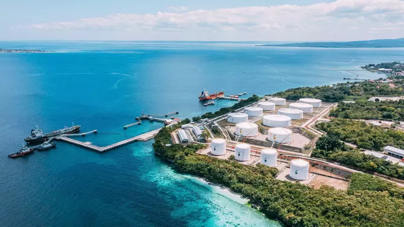 Pertamina’s Integrated Marine Logistics Subholding Wins Awards for Empowering Fishermen