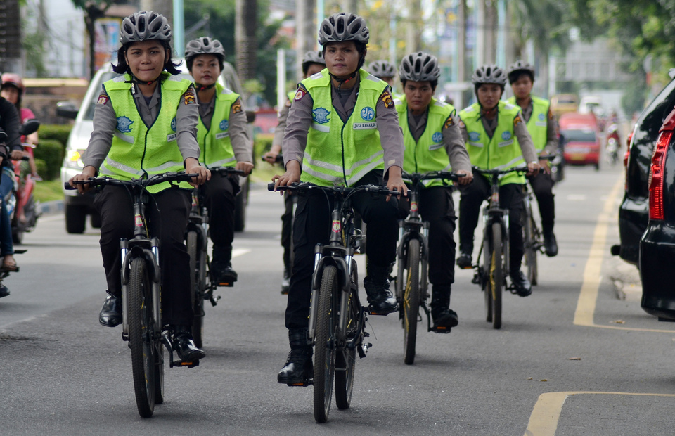 Female Officers Prohibited from Dyeing Hair Under New Police Directive