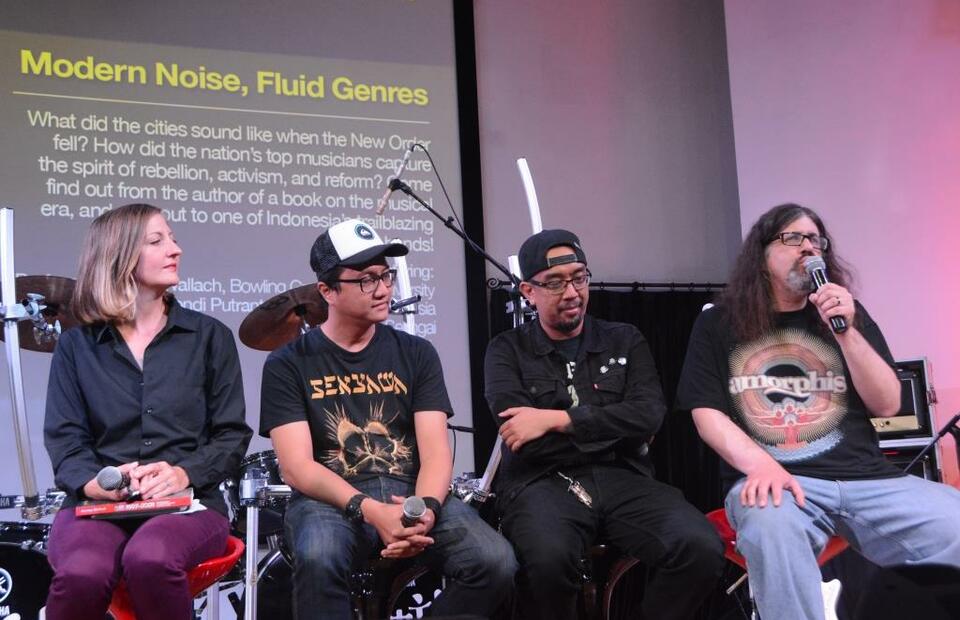 American cultural anthropologist and ethnomusicologist Jeremy Wallach, right, talked about his book ""Modern Noise, Fluid Genres: Popular Music in Indonesia 1997-2001" at @America, Pacific Place, South Jakarta on Thursday (06/07). (Photo courtesy of @America)