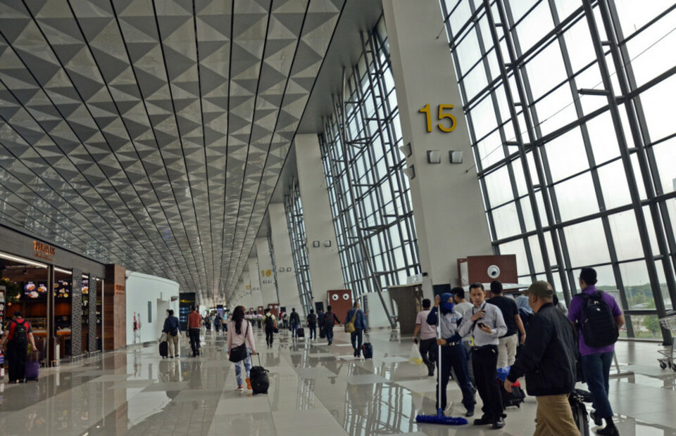 Passengers at Terminal 3 of the Soekarno-Hatta International Airport in Tangerang, Banten. (Antara Photo/Ahmad Subaidi)