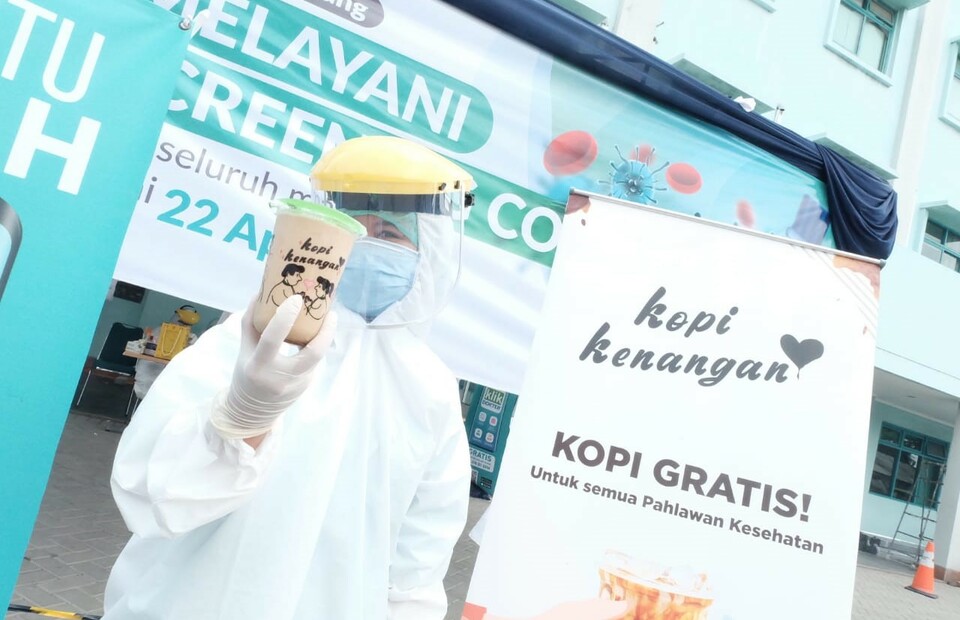 Kopi Kenangan has been offering free coffee for health workers. (Photo courtesy of Kopi Kenangan)