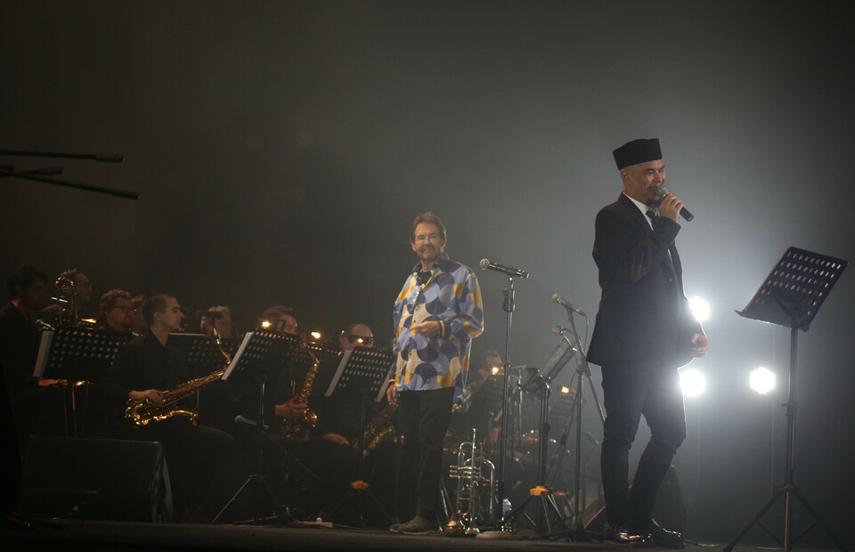 Ahmad Dhani and Ron King Big Band perform at the Jakarta International BNI Java Jazz Festival in JIEXpo Kemayoran on May 28, 2022. (BeritaSatu Photo/Juanito de Saojao)