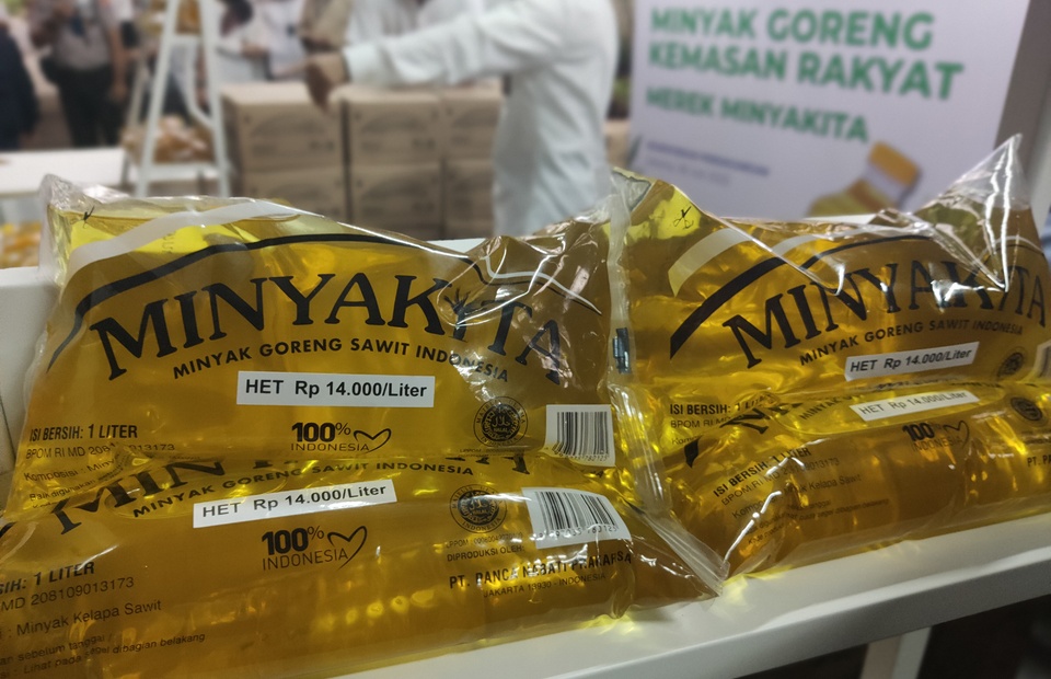 The Trade Ministry launches an affordable edible oil product called Minyakita in Jakarta on July 6, 2022. (Herman)
