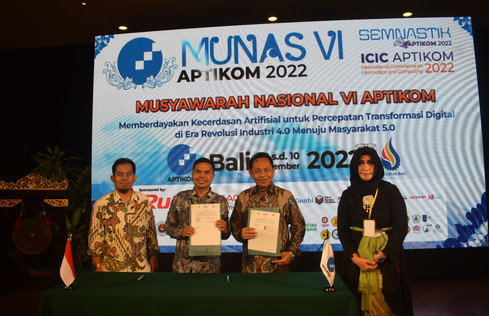 IndoSterling Technomedia, also known by its ticker symbol TECH, is working with the Association of Higher Education Institutions in Computer Science and Information Technology or Aptikom to speed up digital transformation in Indonesia's universities. (Photo Courtesy of TECH)