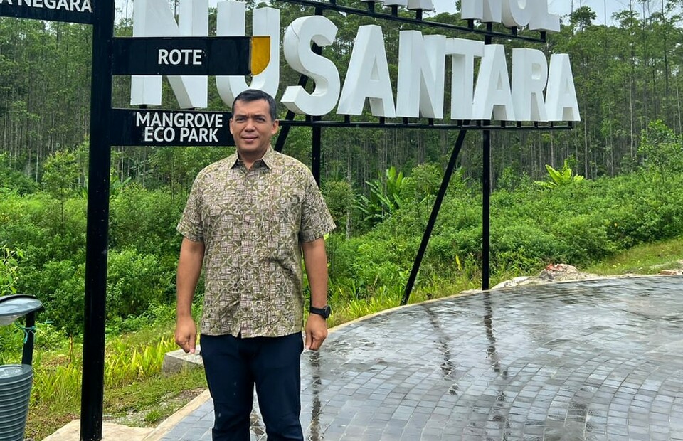 In this undated photo, Krakatau Steel CEO Silmy Karim visits the soon-to-be national capital Nusantara in East Kalimantan. (Photo courtesy of Krakatau Steel)