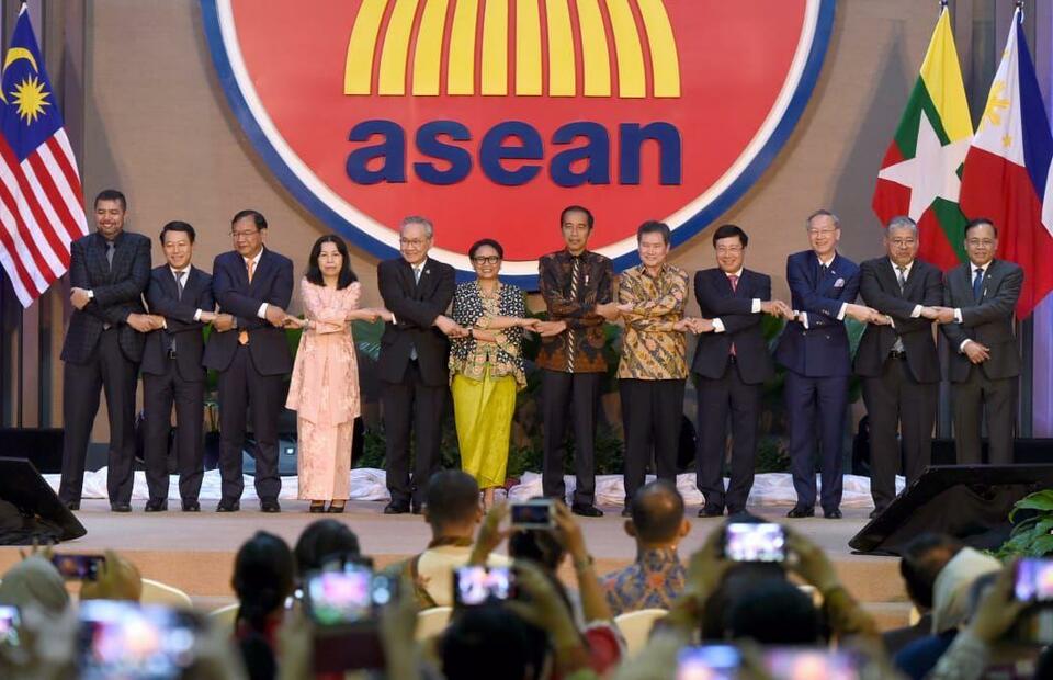 President Joko Widodo inaugurates new ASEAN Secretariat building in South Jakarta on August 8, 2019. (Antara photo)