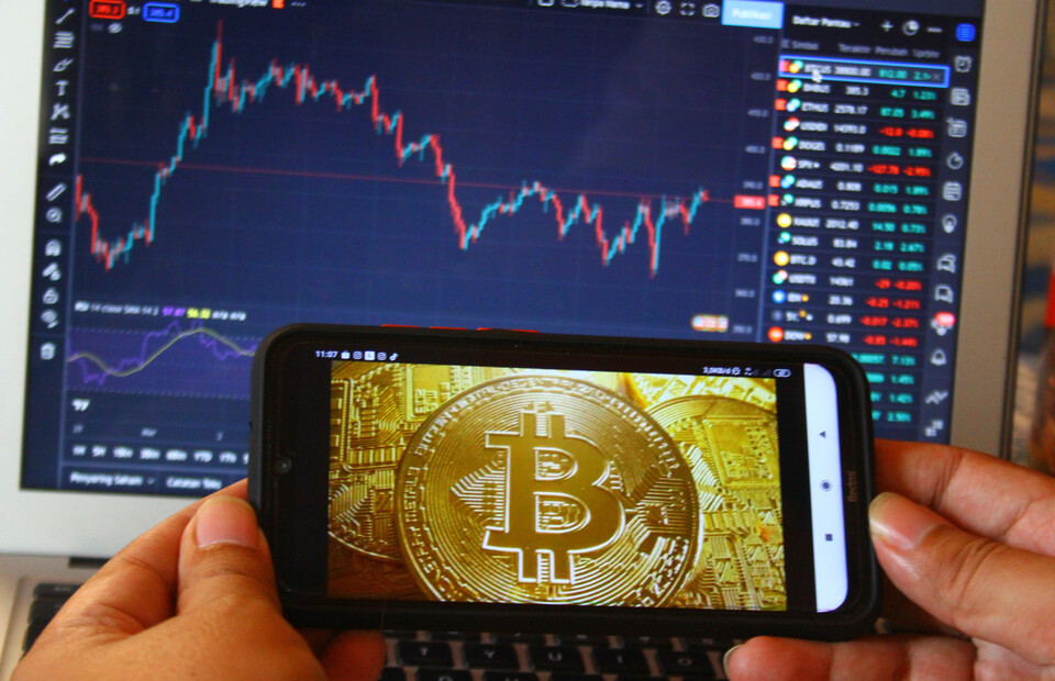 A photo illustration of crypto. (Photo Courtesy of Antara)
