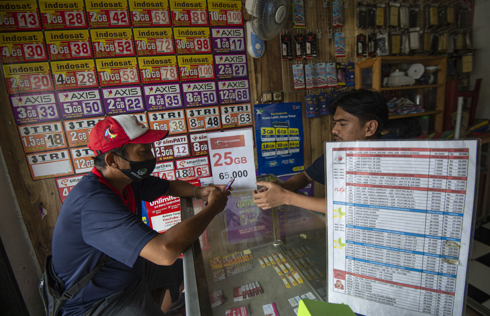 An undated photo illustration of a mobile data kiosk in Indonesia. (Antara Photo/Aditya Pradana Putra)