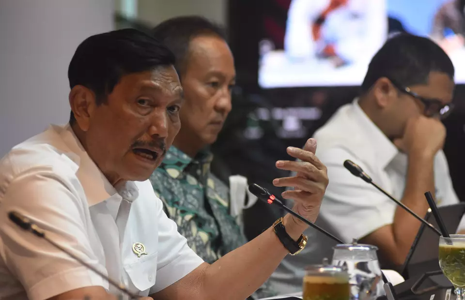 Coordinating Minister for Maritime and Investment Luhut Binsar Pandjaitan (left) speaks at a press conference on electric vehicle incentives in Jakarta on March 6, 2023. (Antara Photo/Indrianto Eko Suwarso)