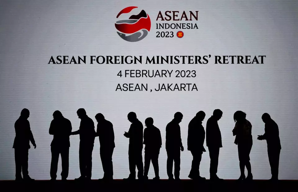 The silhouettes of the foreign ministers of ASEAN getting off the stage at the ASEAN Foreign Ministers' Retreat in Jakarta in Feb. 4, 2023. (Antara Photo/Aditya Pradana Putra) 