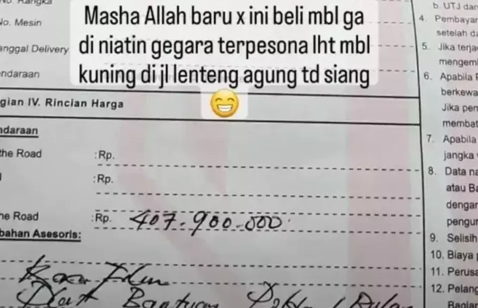 Twitter account @PartaiSocmed posts a photo of a car purchase receipt initially posted by the wife of a State Secretariat official. (Twitter)