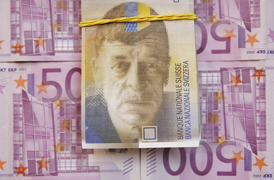 The Swiss central bank shocked financial markets two weeks ago by axing a cap on the franc. (Reuters Photo/Dado Ruvic)