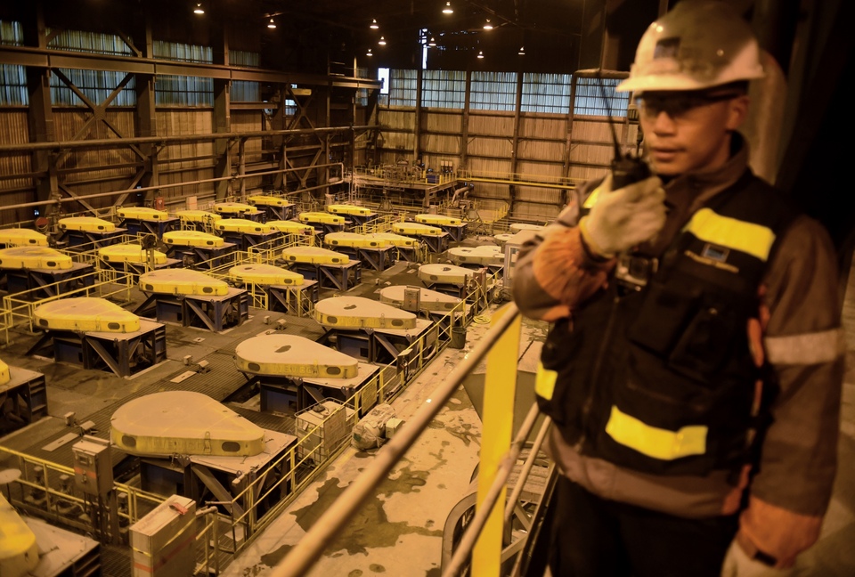 Indonesia is closer to a deal with Freeport McMoRan on its long-term future in the country, but key issues still need to be resolved before the US miner gets a new operating permit for its huge copper mine, a mining ministry official said.(Antara Photo/M Agung Rajasa)