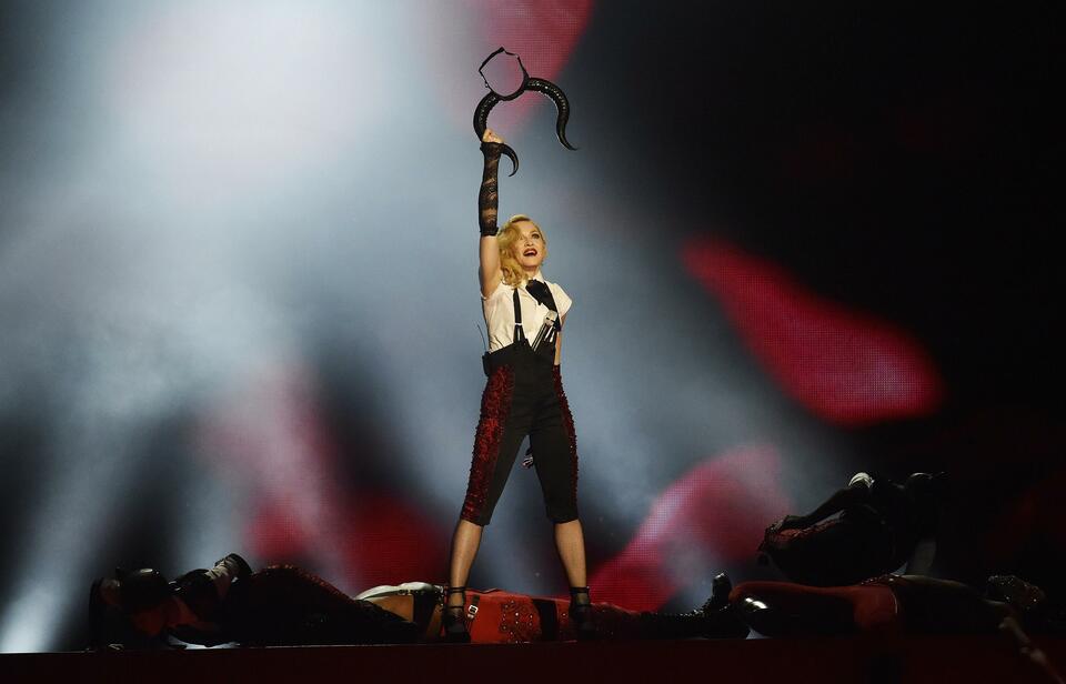 Madonna performs at the BRIT music awards at the O2 Arena in Greenwich, London, February 25, 2015. (Reuters Photo/Toby Melville)